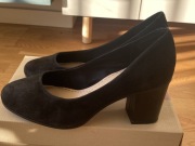 Czółenka Clarks, 37,5/24 cm, czarna miękka zamszowa skóra, bb wygodne