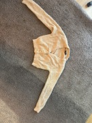 Beżowy krótki sweter 