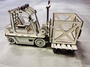 Wózek Widłowy z pojemnikiem na butelkę alkoholu – Unikalny Prezent