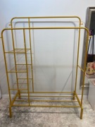 Złoty metalowy wieszak 