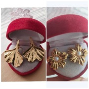 2 pary kolczyki listki i kwiatuszki kolor złoty wkręty sztyfty stal okazja