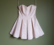 Sukienka ze złoceniami De Facto, roz. 40