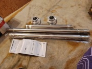 Drążek do łazienki na zasłonę .