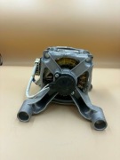 Silnik napędowy trójfazowy pralki Whirlpool (138)