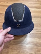 Kask do jazdy konnej, toczek