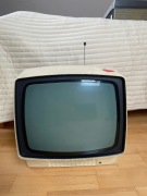 Telewizor kineskopowy marki NEPTUN z lat 80-tych retro