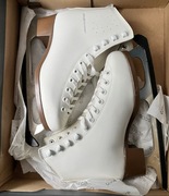 Łyżwy figurowe Silvia Bladerunner rozm. 35 stan bardzo dobry