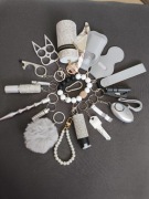 (1) Duży, srebrny zestaw breloczków do samoobrony dla kobiet 