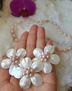 Naszyjnik z perły słodkowodnej i kwiatów z muszli Walentynki