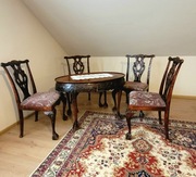 STOLIK + KRZESŁA  ( 5 szt) w stylu Chippendale