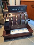 Zabytkowa kasa sklepowa