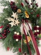 Wianek świąteczny na drzwi 60 cm, świeży