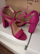 Buty na grubym obcasie zamszowe 