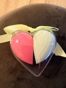 Gąbeczki do makijażu zapakowane w plastikowe serduszko