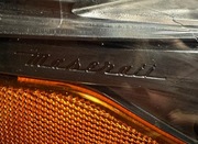 Lampa prawa  MASERATI LEVANTE  L90080616 USA uszkodzone górne mocowanie 