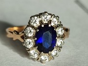 Używany złoty 585 pierścionek z kamieniami