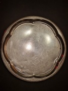 Blaszana Taca Okrągła – Srebrna, Średnica 35 cm (Rdza, Stan Słaby)