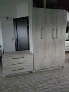 Szafa trzydrzwiowa z komoda 