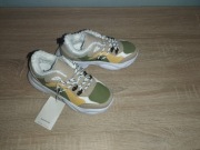 Ocieplane lekkie sneakersy chłopięce Reserved r. 33