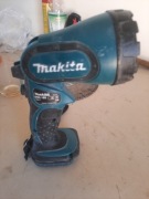 Latarka akumulatorowa makita 