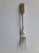 BRACIA HENNEBERG   DUŻY WIDELEC OBIADOWY PLATEROWANY