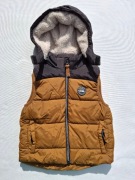 BEZRĘKAWNIK H&M UNISEX ODPINANY KAPTUR JESIEŃ/WIOSNA 110-116