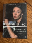 Oriana Fallaci - Kapelusz cały w czereśniach