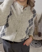 Sweterek kardigan w romby