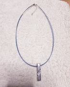 Naszyjnik Wisiorek z cyrkoniami na podwójnym niebieskim łańcuszku