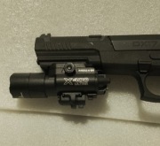 Latarka z celownikiem laserowym X400