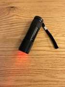 Mała Latarka światło czerwone, baterie AAA