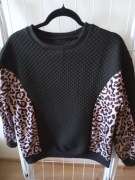 Bluza bez kaptura czarna z panterką 