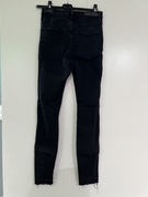 Czarne spodnie jeansowe