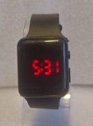 Zegarek elektroniczny w stylu lat 80 