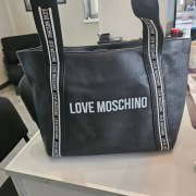 Czarna torebka Moschino 
