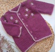 Sweter 92 sweterek wełniany ciepły otulający fioletowy kwiatki wełna długi 