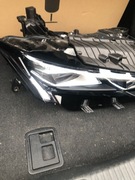 Lampa prawa Peugeot 308 nr 98669936 ladna