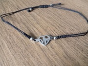 Regulowana bransoletka. Czarny sznurek. Srebrne serce z linią życia