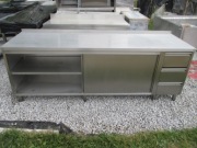 Stół Przyścienny z drzwiami suwanymi i 3 szufladami 230/70/85