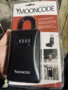 Mooncode to odporny na warunki atmosferyczne, przenośny sejf na klucze