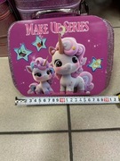 Zestaw kuferek z kosmetykami dla dziewczynki