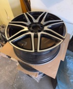 Felgi 19 cali AMG Mercedes z czujnikami orginalne V klasa A447