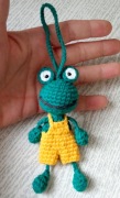 Żabka wykonana na szydełku, brelok, zawieszka 