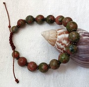 Bransoletka BOHO makrama z naturalnym Unakitem 10 mm