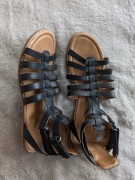 Czarne brązowe eleganckie skórzane buty sandały gladiatorki na rzepy M&S 39