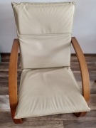 Fotel JYSK poręcze drewniane