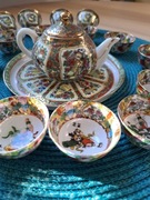 Serwis japoński dzbanek, talerzyk i miseczki