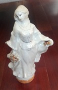 Figurka ceramiczna 20cm wysokość kobieta 2