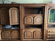 Meble dębowe z oświetleniem 