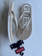 GUESS beżowe kremowe klapki japonki białe logo 38,5